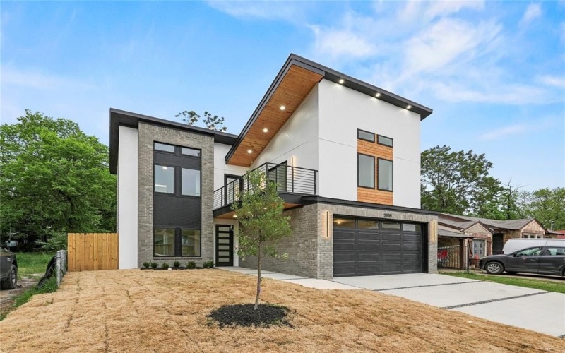 2515 Southland Street, Dallas, TX 75215, 4 Bedrooms Bedrooms, ,2 BathroomsBathrooms,Residential,For Sale,2515 Southland Street,20909650