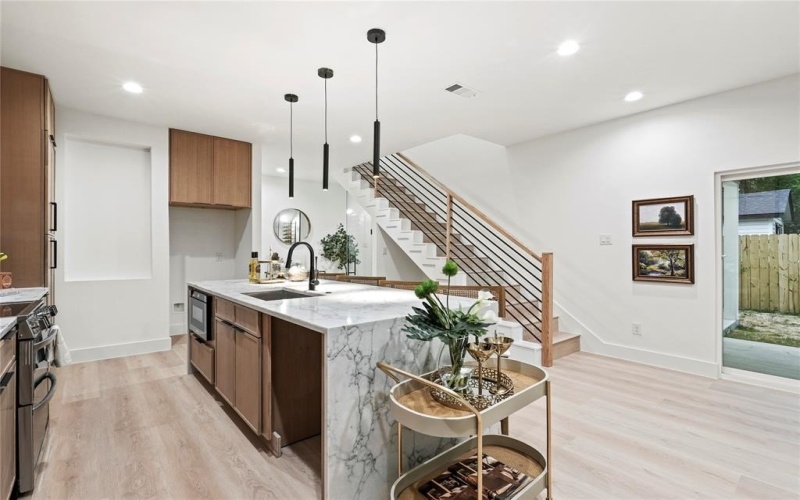 2515 Southland Street, Dallas, TX 75215, 4 Bedrooms Bedrooms, ,2 BathroomsBathrooms,Residential,For Sale,2515 Southland Street,20909650