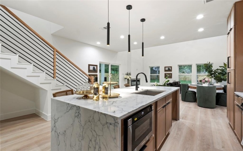 2515 Southland Street, Dallas, TX 75215, 4 Bedrooms Bedrooms, ,2 BathroomsBathrooms,Residential,For Sale,2515 Southland Street,20909650
