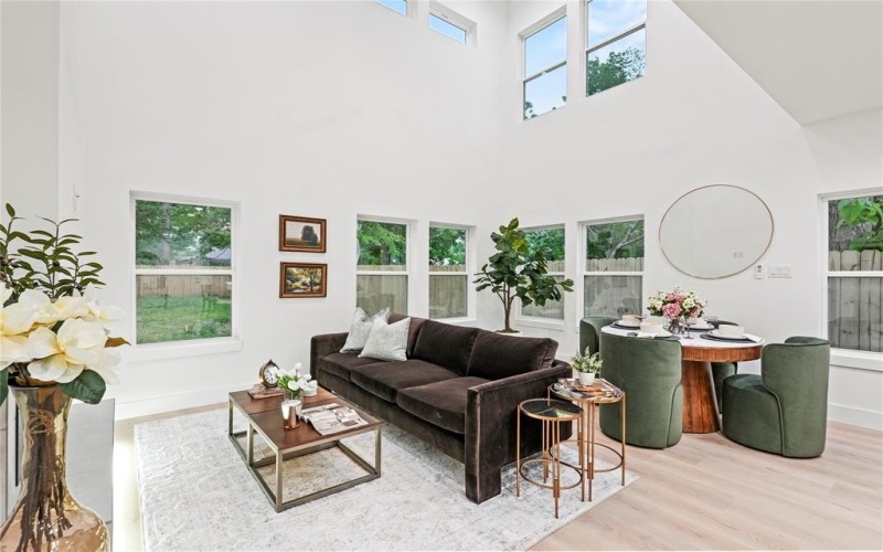 2515 Southland Street, Dallas, TX 75215, 4 Bedrooms Bedrooms, ,2 BathroomsBathrooms,Residential,For Sale,2515 Southland Street,20909650