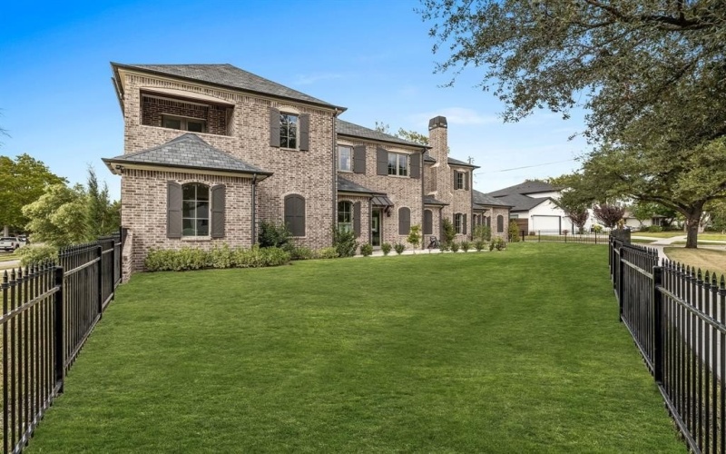 3808 Beechwood Lane, Dallas, TX 75220, 4 Bedrooms Bedrooms, ,5 BathroomsBathrooms,Residential,For Sale,3808 Beechwood Lane,20921757