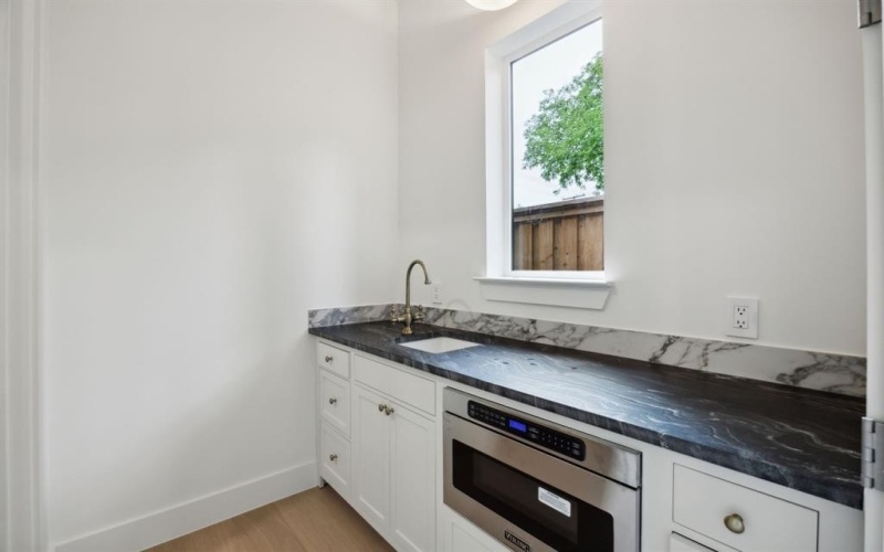6240 Richmond Avenue, Dallas, TX 75214, 5 Habitaciones Habitaciones , ,6 BañosBaños,Residential,En Venta,6240 Richmond Avenue,20922025