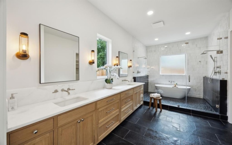 6240 Richmond Avenue, Dallas, TX 75214, 5 Habitaciones Habitaciones , ,6 BañosBaños,Residential,En Venta,6240 Richmond Avenue,20922025