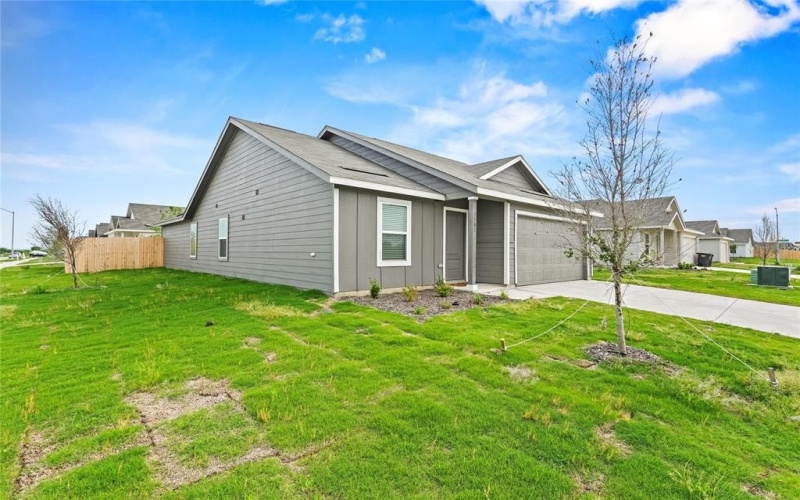 1101 Pere David Dr, Crowley, TX 76036, 4 Bedrooms Bedrooms, ,2 BathroomsBathrooms,Residential,For Sale,1101 Pere David Dr,20922198