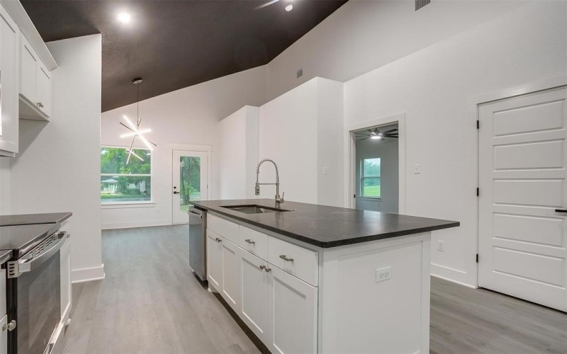 211 N 4th Street, Grandview, TX 76050, 3 Bedrooms Bedrooms, ,2 BathroomsBathrooms,Residential,For Sale,211 N 4th Street,20933472