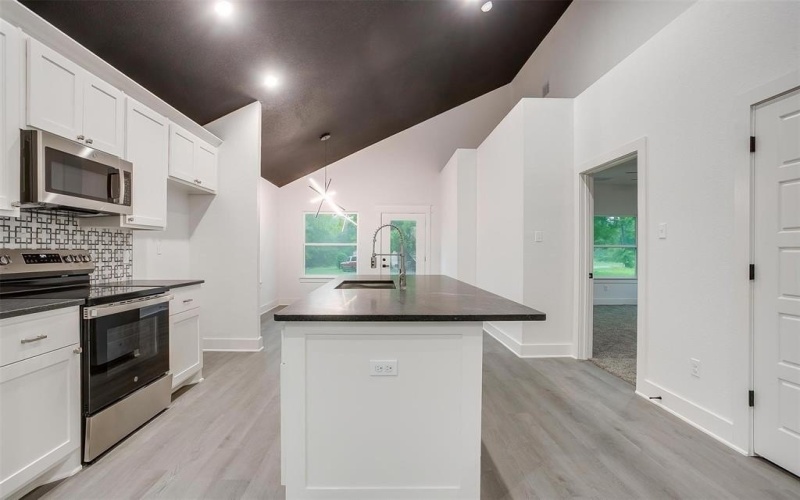 211 N 4th Street, Grandview, TX 76050, 3 Bedrooms Bedrooms, ,2 BathroomsBathrooms,Residential,For Sale,211 N 4th Street,20933472