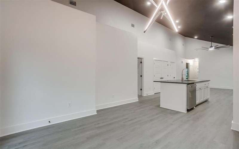 211 N 4th Street, Grandview, TX 76050, 3 Bedrooms Bedrooms, ,2 BathroomsBathrooms,Residential,For Sale,211 N 4th Street,20933472