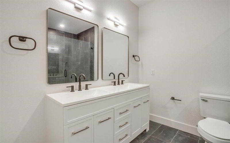 211 N 4th Street, Grandview, TX 76050, 3 Bedrooms Bedrooms, ,2 BathroomsBathrooms,Residential,For Sale,211 N 4th Street,20933472