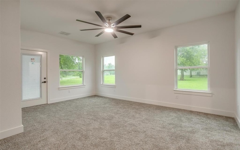 211 N 4th Street, Grandview, TX 76050, 3 Bedrooms Bedrooms, ,2 BathroomsBathrooms,Residential,For Sale,211 N 4th Street,20933472