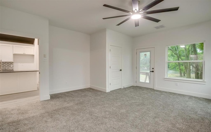 211 N 4th Street, Grandview, TX 76050, 3 Bedrooms Bedrooms, ,2 BathroomsBathrooms,Residential,For Sale,211 N 4th Street,20933472