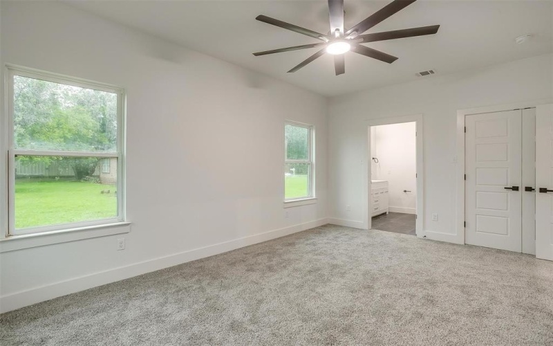 211 N 4th Street, Grandview, TX 76050, 3 Bedrooms Bedrooms, ,2 BathroomsBathrooms,Residential,For Sale,211 N 4th Street,20933472