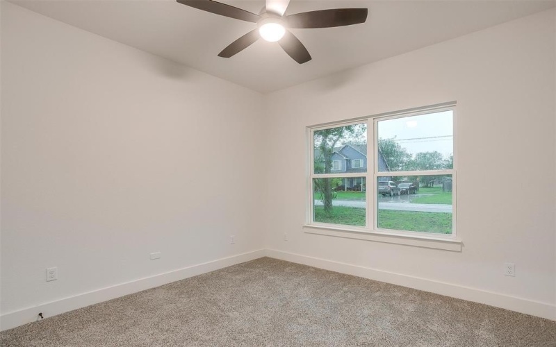 211 N 4th Street, Grandview, TX 76050, 3 Bedrooms Bedrooms, ,2 BathroomsBathrooms,Residential,For Sale,211 N 4th Street,20933472