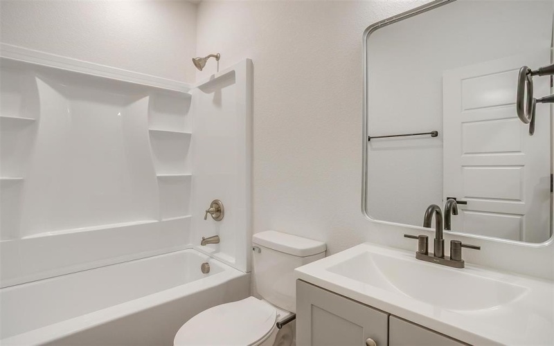 211 N 4th Street, Grandview, TX 76050, 3 Bedrooms Bedrooms, ,2 BathroomsBathrooms,Residential,For Sale,211 N 4th Street,20933472