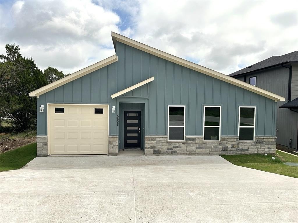 5603 Van Horn Drive, Granbury, TX 76048, 3 Bedrooms Bedrooms, ,2 BathroomsBathrooms,Residential,For Sale,5603 Van Horn Drive,20933700