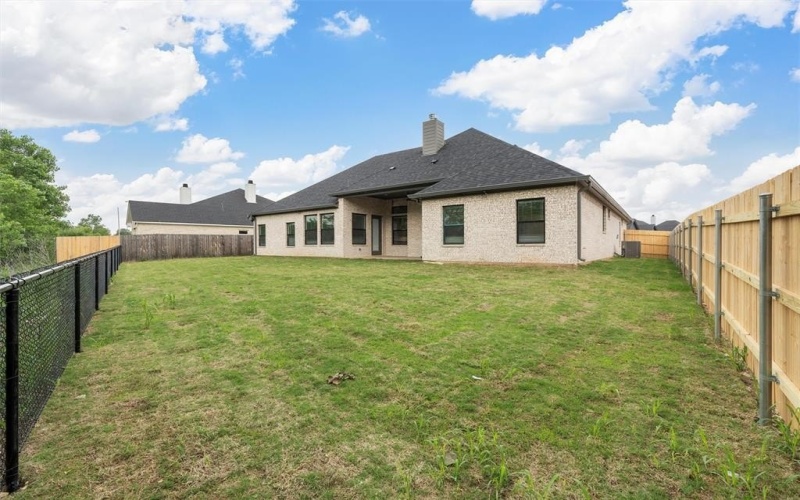 10221 Creekside Lane, Waco, TX 76712, 5 Bedrooms Bedrooms, ,3 BathroomsBathrooms,Residential,For Sale,10221 Creekside Lane,20923209
