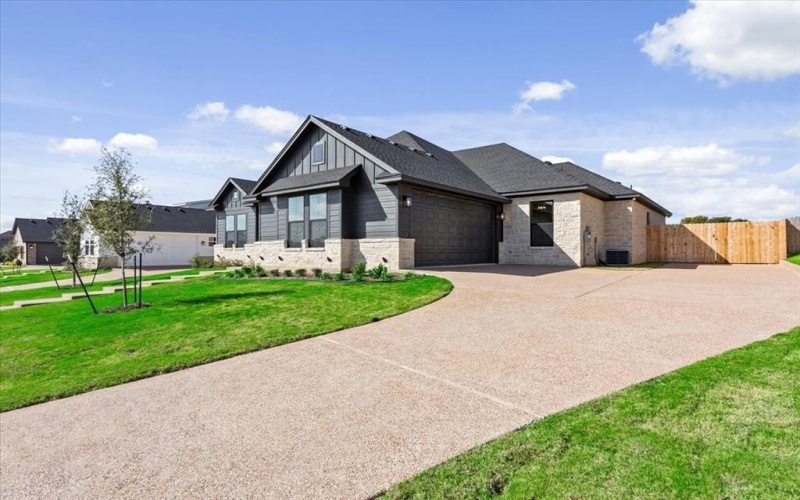 10201 Castleberry Lane, Waco, TX 76712, 4 Bedrooms Bedrooms, ,3 BathroomsBathrooms,Residential,For Sale,10201 Castleberry Lane,20926703