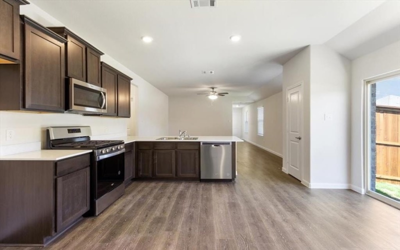 3901 Oak Creek Circle, Denison, TX 75020, 3 Habitaciones Habitaciones , ,2 BañosBaños,Residential Lease,En Alquiler,3901 Oak Creek Circle,20934030