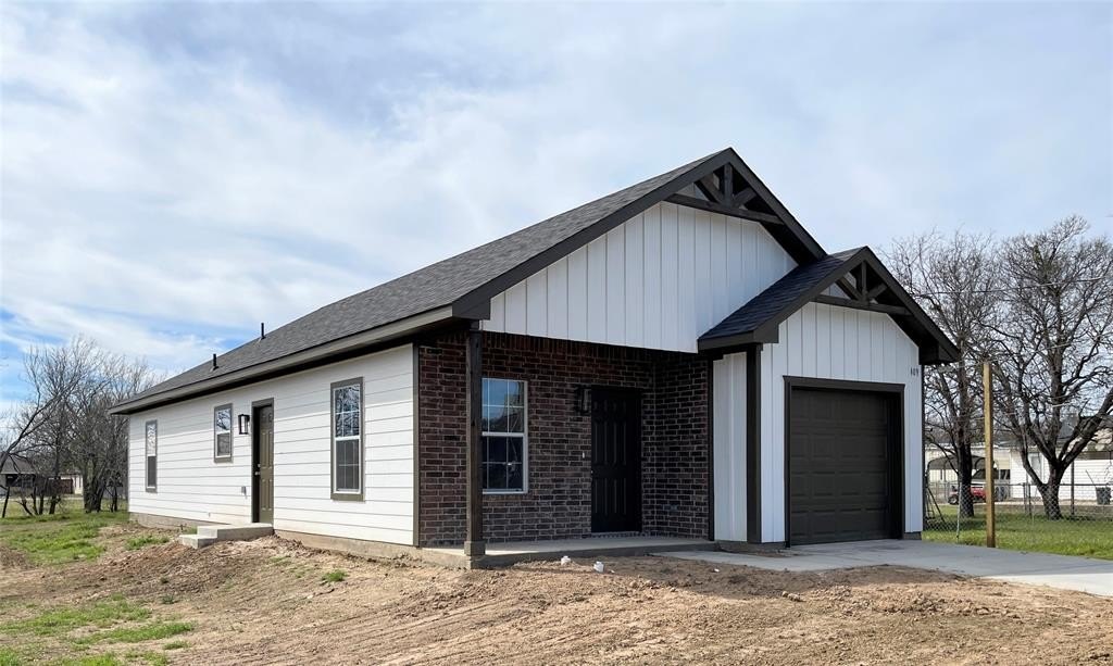 812 SE 15th Street, Mineral Wells, TX 76067, 3 Bedrooms Bedrooms, ,2 BathroomsBathrooms,Residential,For Sale,812 SE 15th Street,20934360
