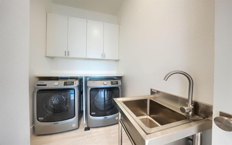 4719 W University Boulevard, Dallas, TX 75209, 5 Bedrooms Bedrooms, ,5 BathroomsBathrooms,Residential Lease,For Rent,4719 W University Boulevard,20927575