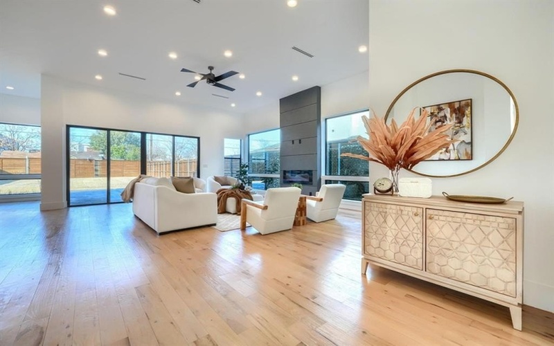 4719 W University Boulevard, Dallas, TX 75209, 5 Bedrooms Bedrooms, ,5 BathroomsBathrooms,Residential Lease,For Rent,4719 W University Boulevard,20927575