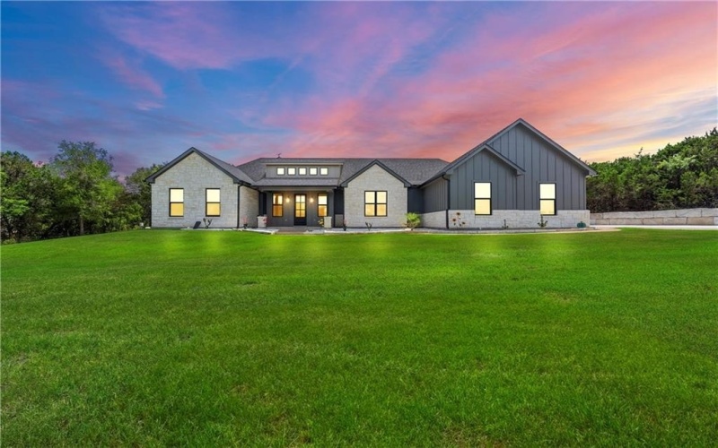 344 South Big Red Way, China Spring, TX 76633, 4 Habitaciones Habitaciones , ,3 BañosBaños,Residential,En Venta,344 South Big Red Way,224919