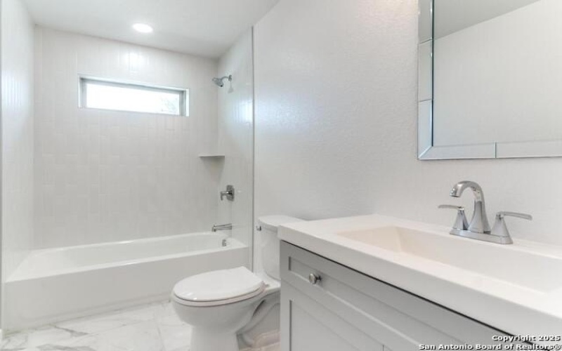 329 Cottage St, Kerrville, TX 78028, 3 Bedrooms Bedrooms, ,2 BathroomsBathrooms,Residential,For Sale,329 Cottage St,1840397