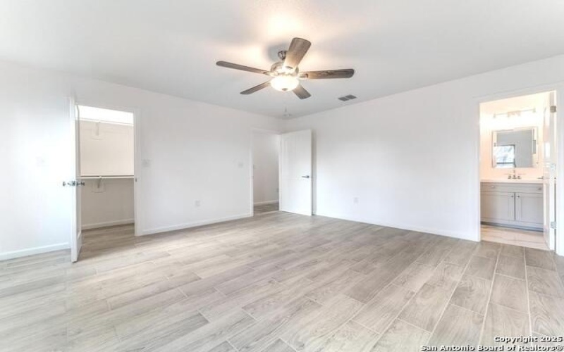329 Cottage St, Kerrville, TX 78028, 3 Bedrooms Bedrooms, ,2 BathroomsBathrooms,Residential,For Sale,329 Cottage St,1840397