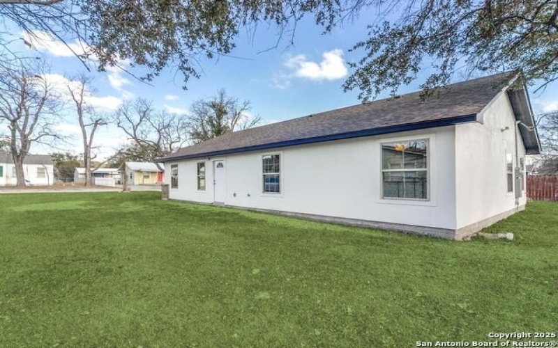 329 Cottage St, Kerrville, TX 78028, 3 Bedrooms Bedrooms, ,2 BathroomsBathrooms,Residential,For Sale,329 Cottage St,1840397