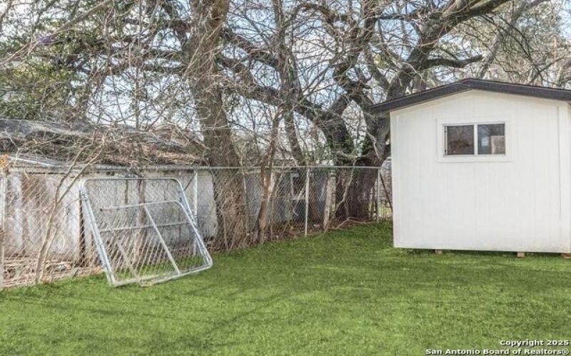 329 Cottage St, Kerrville, TX 78028, 3 Bedrooms Bedrooms, ,2 BathroomsBathrooms,Residential,For Sale,329 Cottage St,1840397