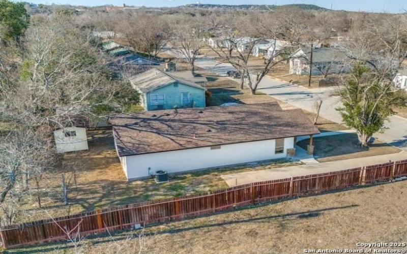329 Cottage St, Kerrville, TX 78028, 3 Bedrooms Bedrooms, ,2 BathroomsBathrooms,Residential,For Sale,329 Cottage St,1840397