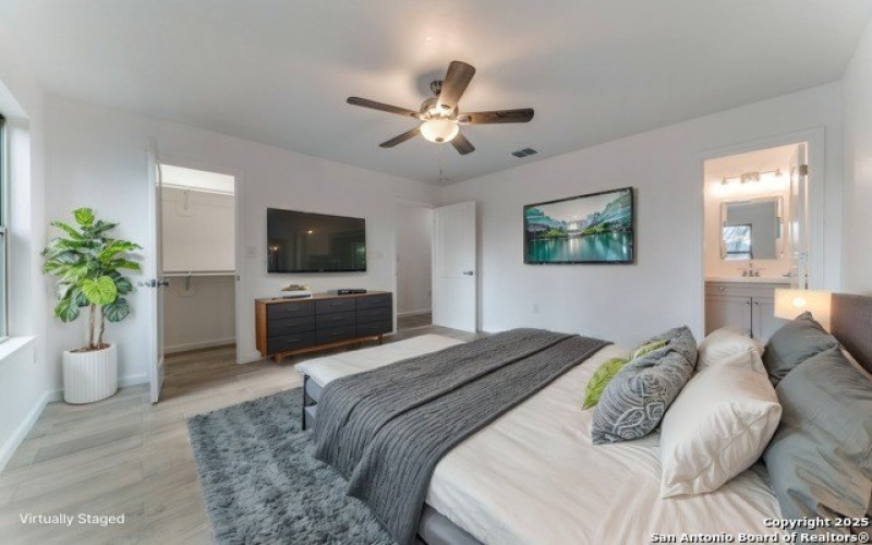 329 Cottage St, Kerrville, TX 78028, 3 Bedrooms Bedrooms, ,2 BathroomsBathrooms,Residential,For Sale,329 Cottage St,1840397