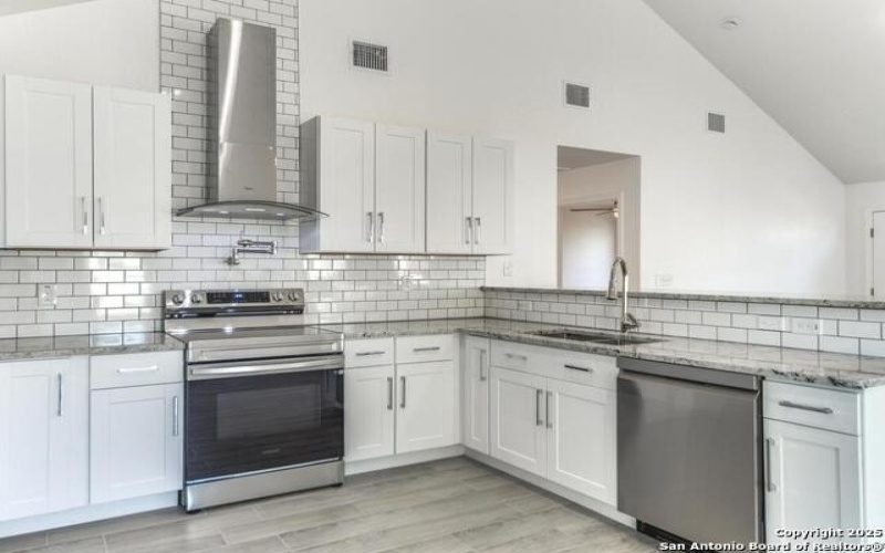 329 Cottage St, Kerrville, TX 78028, 3 Bedrooms Bedrooms, ,2 BathroomsBathrooms,Residential,For Sale,329 Cottage St,1840397