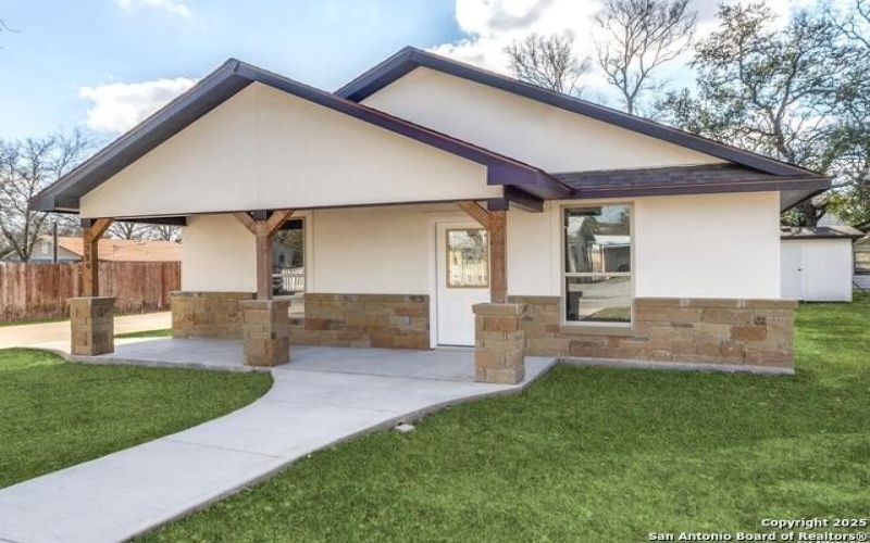 329 Cottage St, Kerrville, TX 78028, 3 Bedrooms Bedrooms, ,2 BathroomsBathrooms,Residential,For Sale,329 Cottage St,1840397