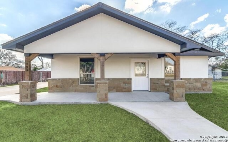 329 Cottage St, Kerrville, TX 78028, 3 Bedrooms Bedrooms, ,2 BathroomsBathrooms,Residential,For Sale,329 Cottage St,1840397