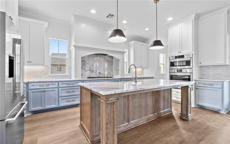 301 Champions Way, McGregor, TX 76657, 4 Bedrooms Bedrooms, ,5 BathroomsBathrooms,Residential,For Sale,301 Champions Way,226766
