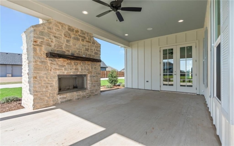 301 Champions Way, McGregor, TX 76657, 4 Bedrooms Bedrooms, ,5 BathroomsBathrooms,Residential,For Sale,301 Champions Way,226766