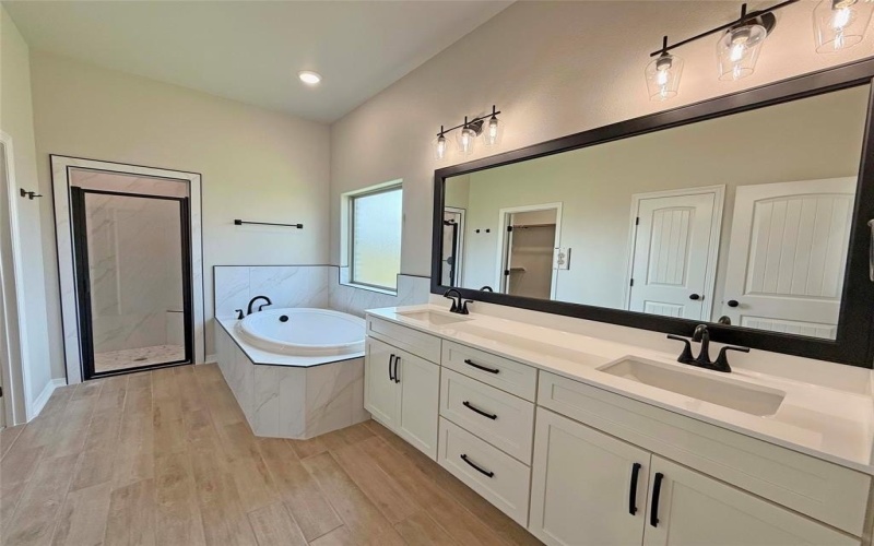 203 Lasso Loop, Lorena, TX 76655, 3 Habitaciones Habitaciones , ,2 BañosBaños,Residential,En Venta,203 Lasso Loop,227300