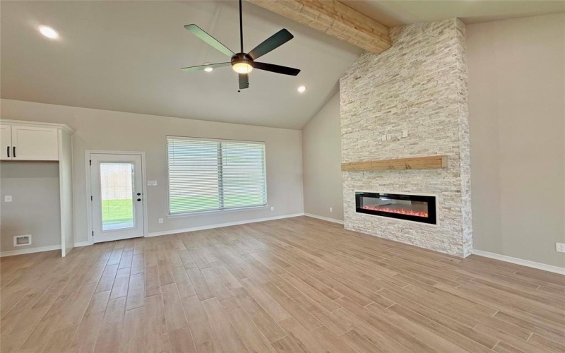 203 Lasso Loop, Lorena, TX 76655, 3 Habitaciones Habitaciones , ,2 BañosBaños,Residential,En Venta,203 Lasso Loop,227300