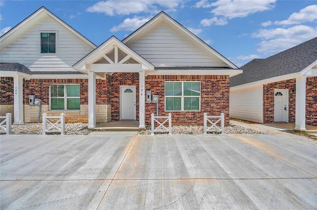 126 Morris Court, McGregor, TX 76657, 2 Bedrooms Bedrooms, ,2 BathroomsBathrooms,Residential,For Sale,126 Morris Court,228235