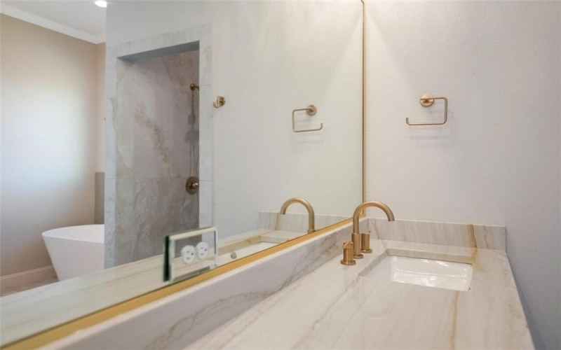 1601 Fabian Drive, Waco, TX 76712, 4 Bedrooms Bedrooms, ,3 BathroomsBathrooms,Residential,For Sale,1601 Fabian Drive,228945