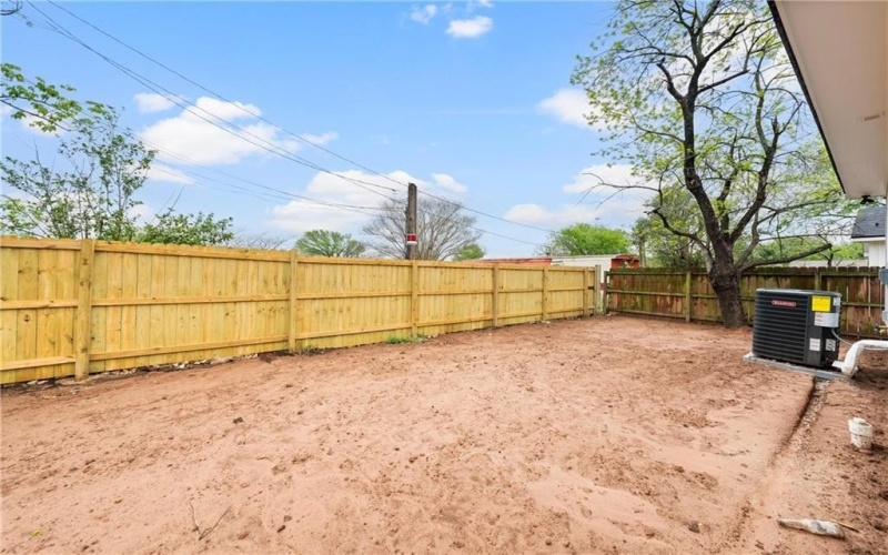 207 N Harrison Street, McGregor, TX 76657, 3 Bedrooms Bedrooms, ,2 BathroomsBathrooms,Residential,For Sale,207 N Harrison Street,229270