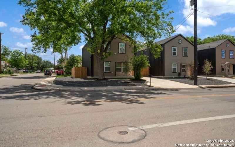 1104 S Gevers St, San Antonio, TX 78203, 3 Bedrooms Bedrooms, ,2 BathroomsBathrooms,Residential,For Sale,1104 S Gevers St,1865858