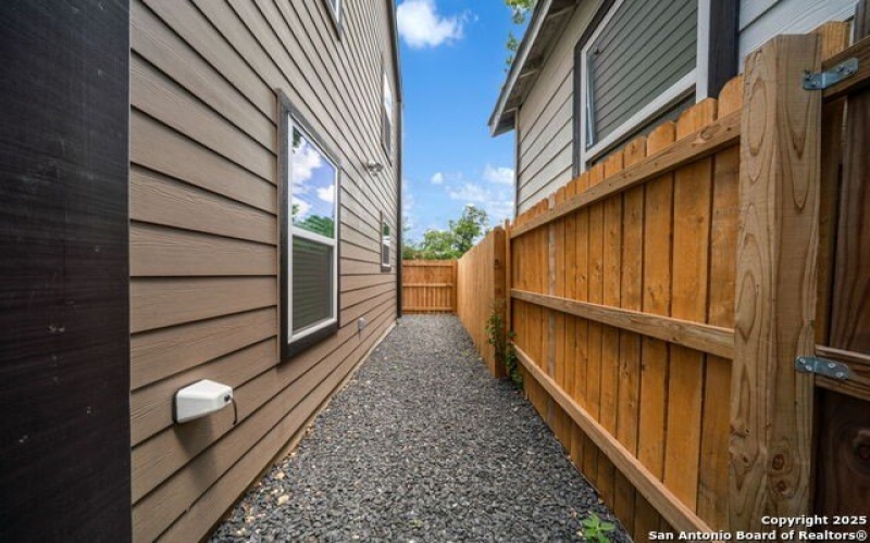 1108 S Gevers St, San Antonio, TX 78203, 3 Bedrooms Bedrooms, ,2 BathroomsBathrooms,Residential,For Sale,1108 S Gevers St,1865861