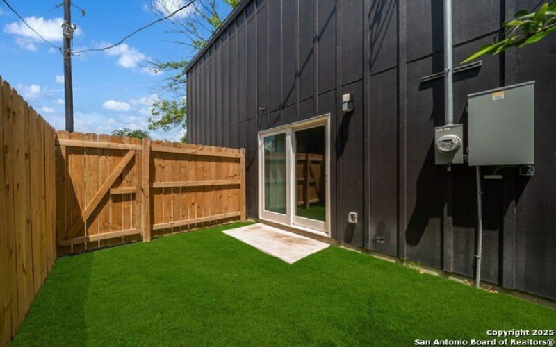 1108 S Gevers St, San Antonio, TX 78203, 3 Bedrooms Bedrooms, ,2 BathroomsBathrooms,Residential,For Sale,1108 S Gevers St,1865861