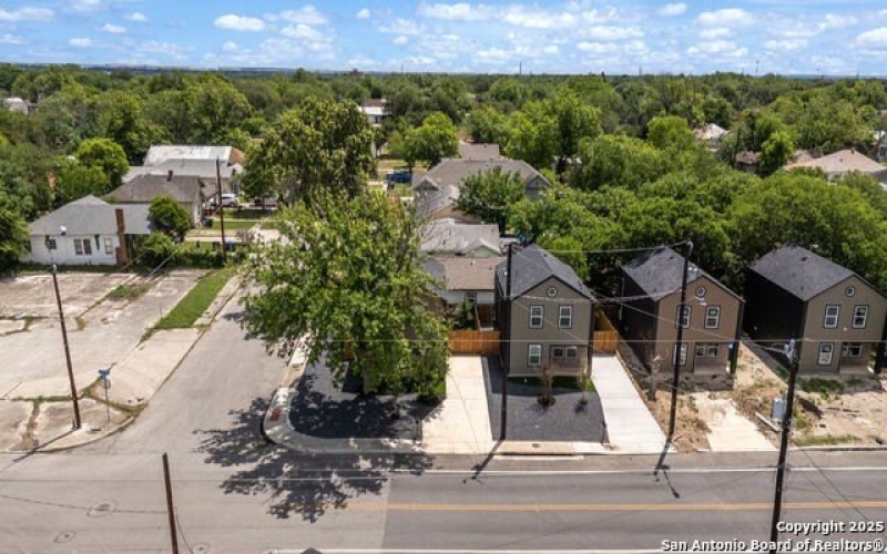 1108 S Gevers St, San Antonio, TX 78203, 3 Bedrooms Bedrooms, ,2 BathroomsBathrooms,Residential,For Sale,1108 S Gevers St,1865861