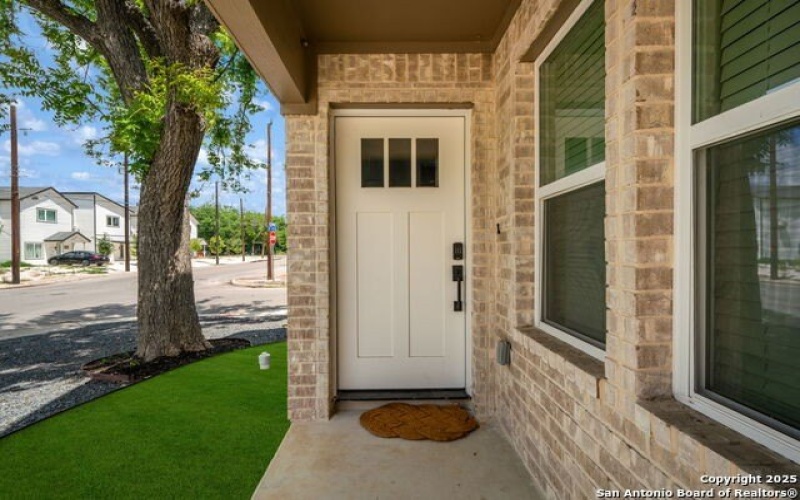 1108 S Gevers St, San Antonio, TX 78203, 3 Bedrooms Bedrooms, ,2 BathroomsBathrooms,Residential,For Sale,1108 S Gevers St,1865861