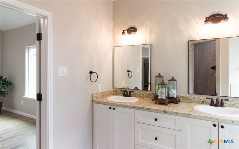 109 Lost Pines Ln, Marion, TX 78124, 4 Bedrooms Bedrooms, ,3 BathroomsBathrooms,Residential,For Sale,109 Lost Pines Ln,565253