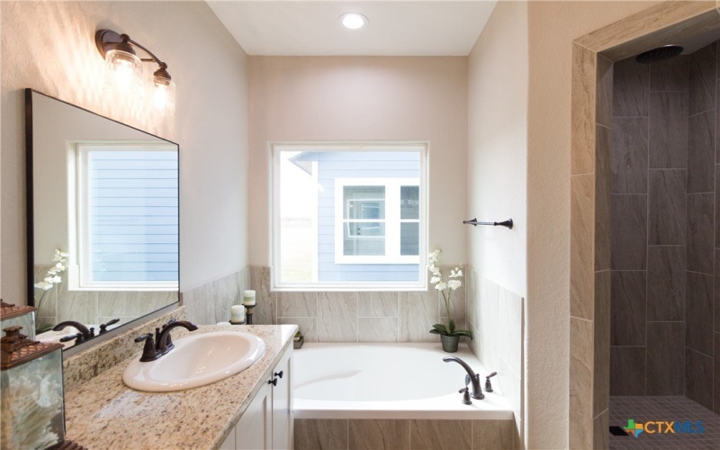 109 Lost Pines Ln, Marion, TX 78124, 4 Bedrooms Bedrooms, ,3 BathroomsBathrooms,Residential,For Sale,109 Lost Pines Ln,565253