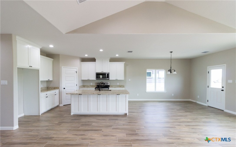 109 Lost Pines Ln, Marion, TX 78124, 4 Bedrooms Bedrooms, ,3 BathroomsBathrooms,Residential,For Sale,109 Lost Pines Ln,565253