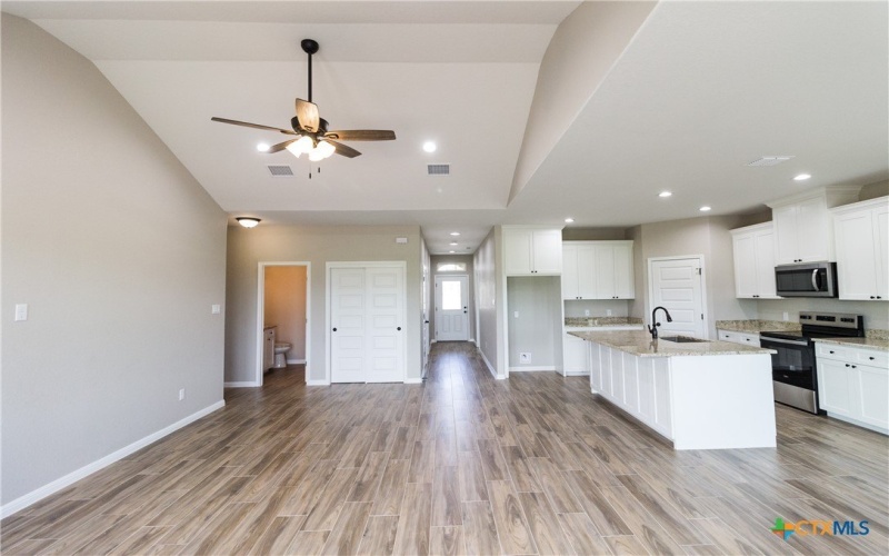 109 Lost Pines Ln, Marion, TX 78124, 4 Bedrooms Bedrooms, ,3 BathroomsBathrooms,Residential,For Sale,109 Lost Pines Ln,565253